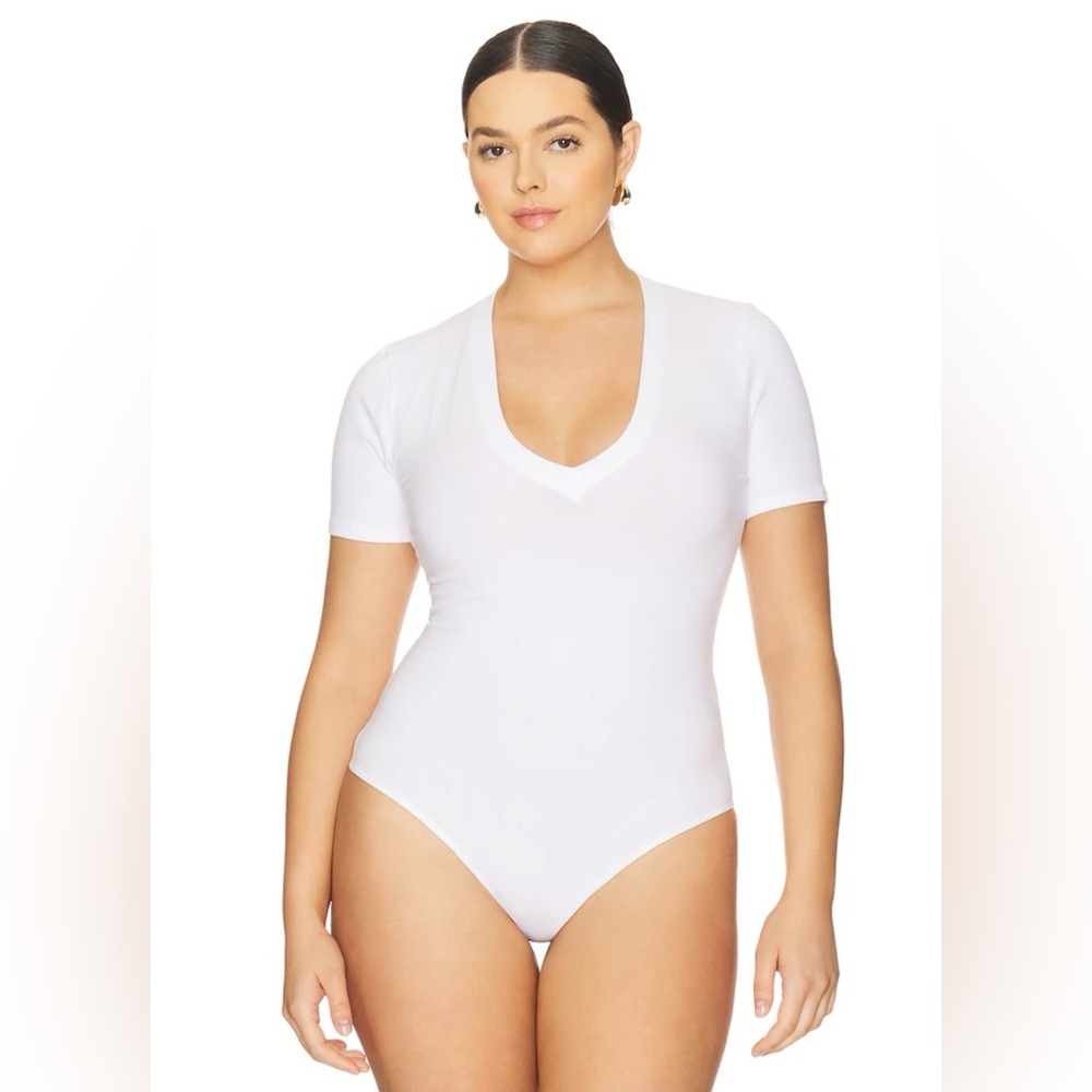 NWT Good American Deep V T-Shirt Bodysuit in White Size 2XL